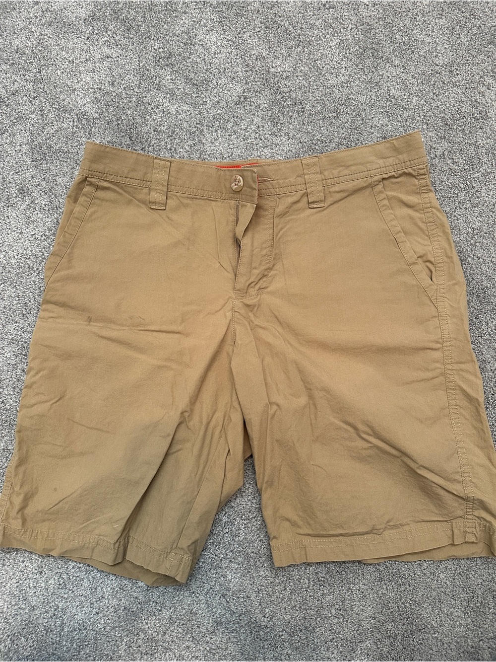 Men’s Columbia tan shorts